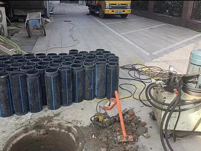 巩留PE置换管厂家 DN315置换管 非开挖管短管置换